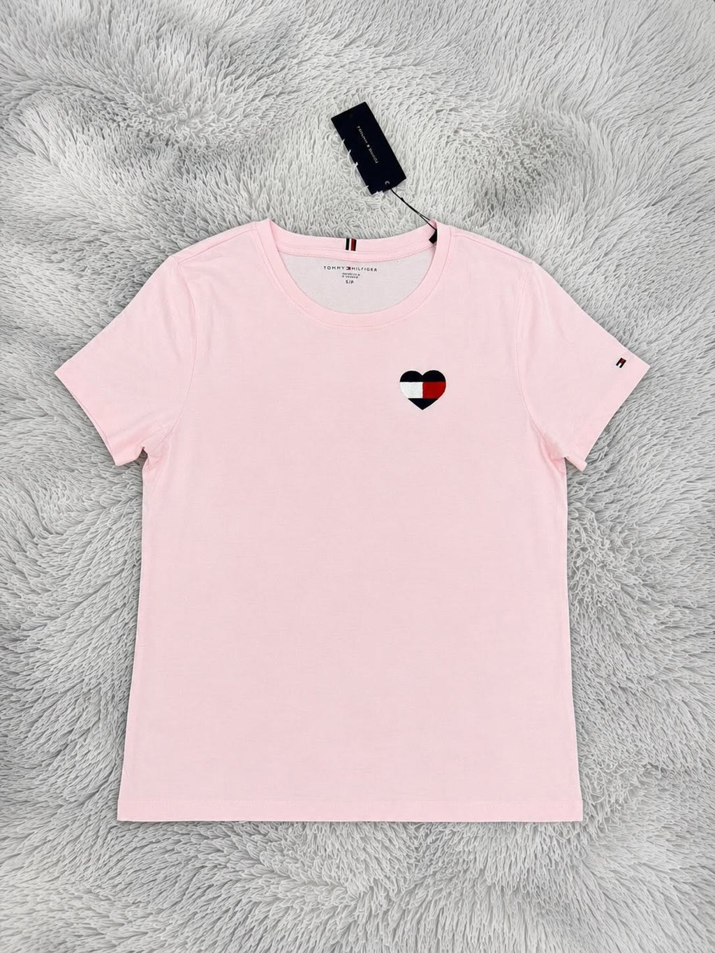 Playera Tommy Hilfiger Mujer corazon bordado Talla S